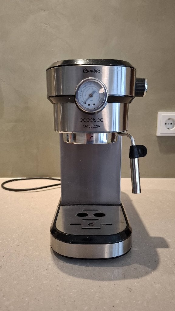 Espressomachine Cumbia Cecotec Cafelizzia 790, Ophalen, Gebruikt, Espresso apparaat, Gemalen koffie