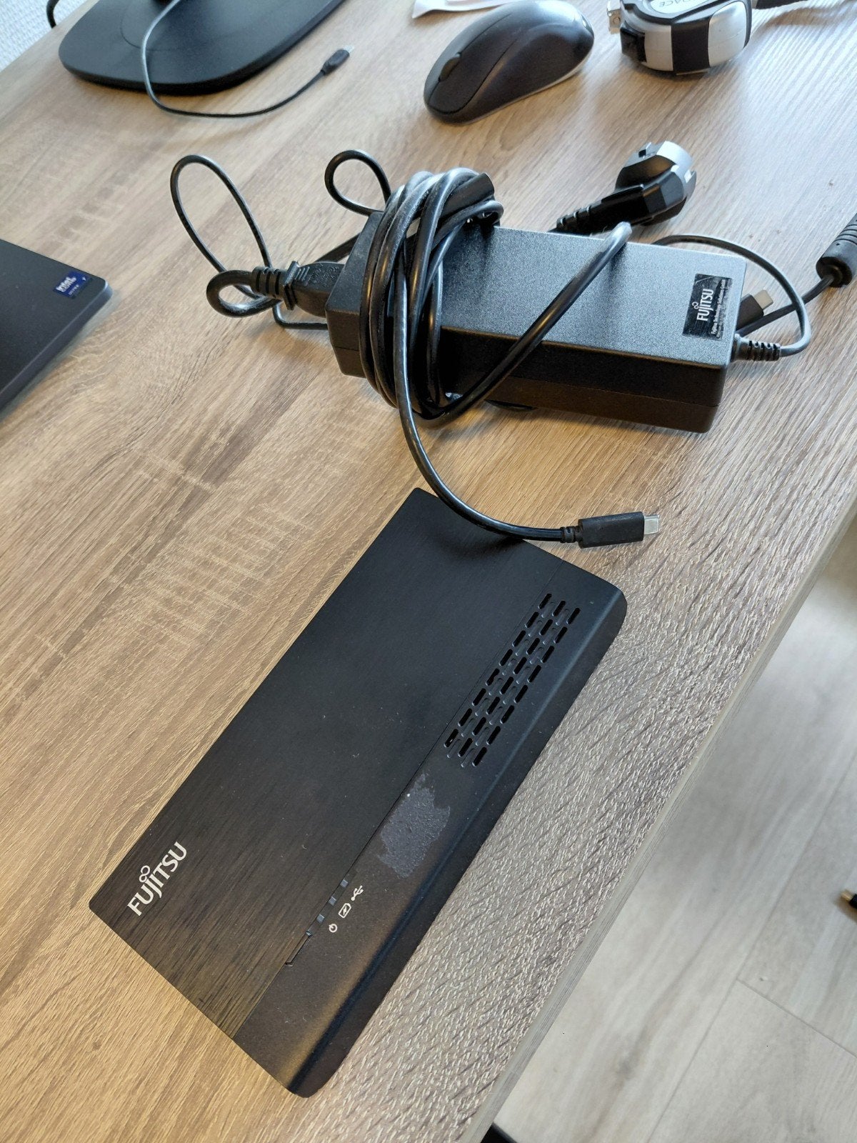 Fujitsu Docking Station / Port replicator, Computers en Software, Dockingstations, Ophalen of Verzenden, Fujitsu, Docking station