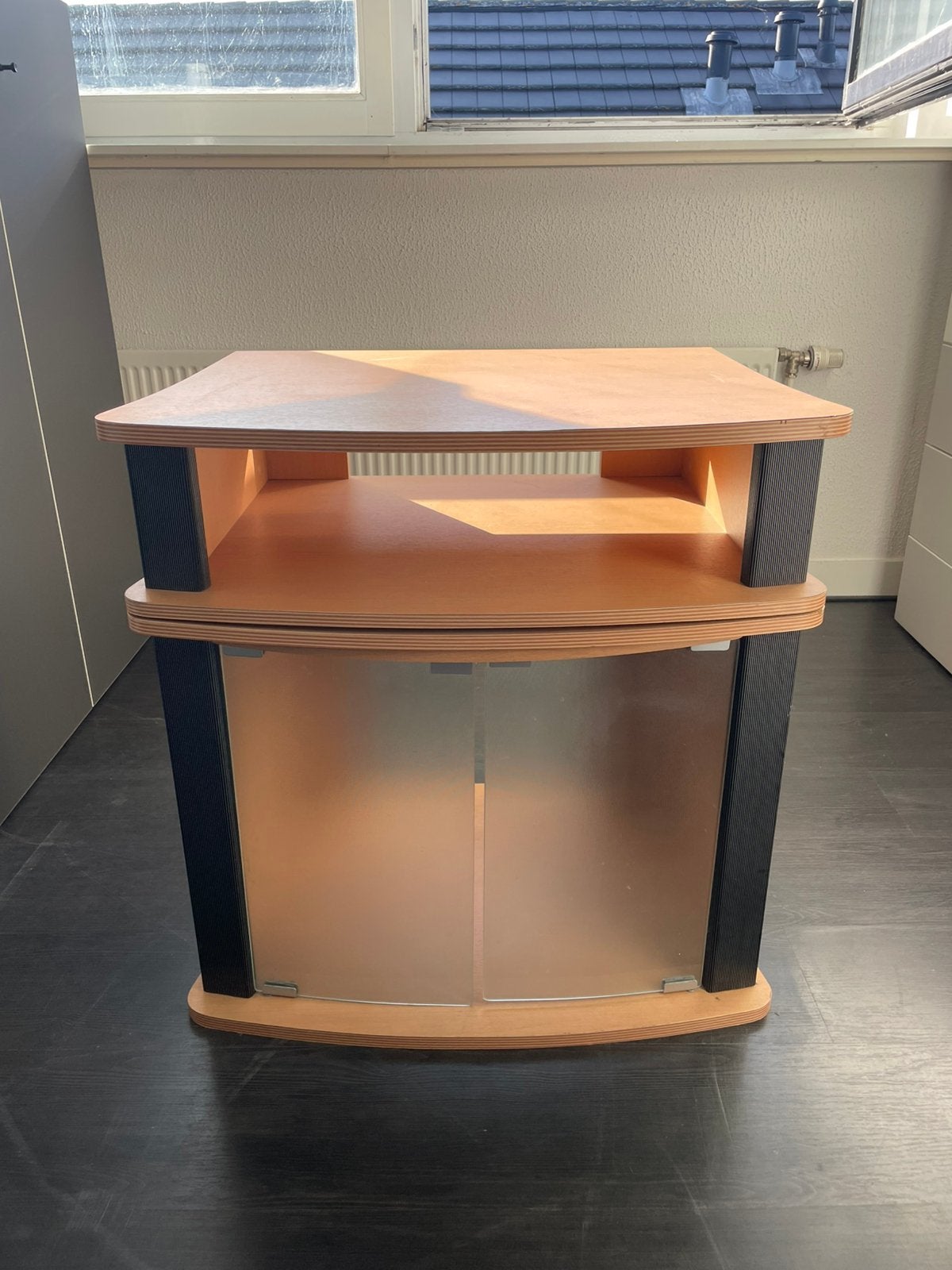 Draaibaar tv-meubel met glazen deuren (T.E.A.B), Ophalen, 70 tot 120 cm, Zo goed als nieuw, Minder dan 70 cm