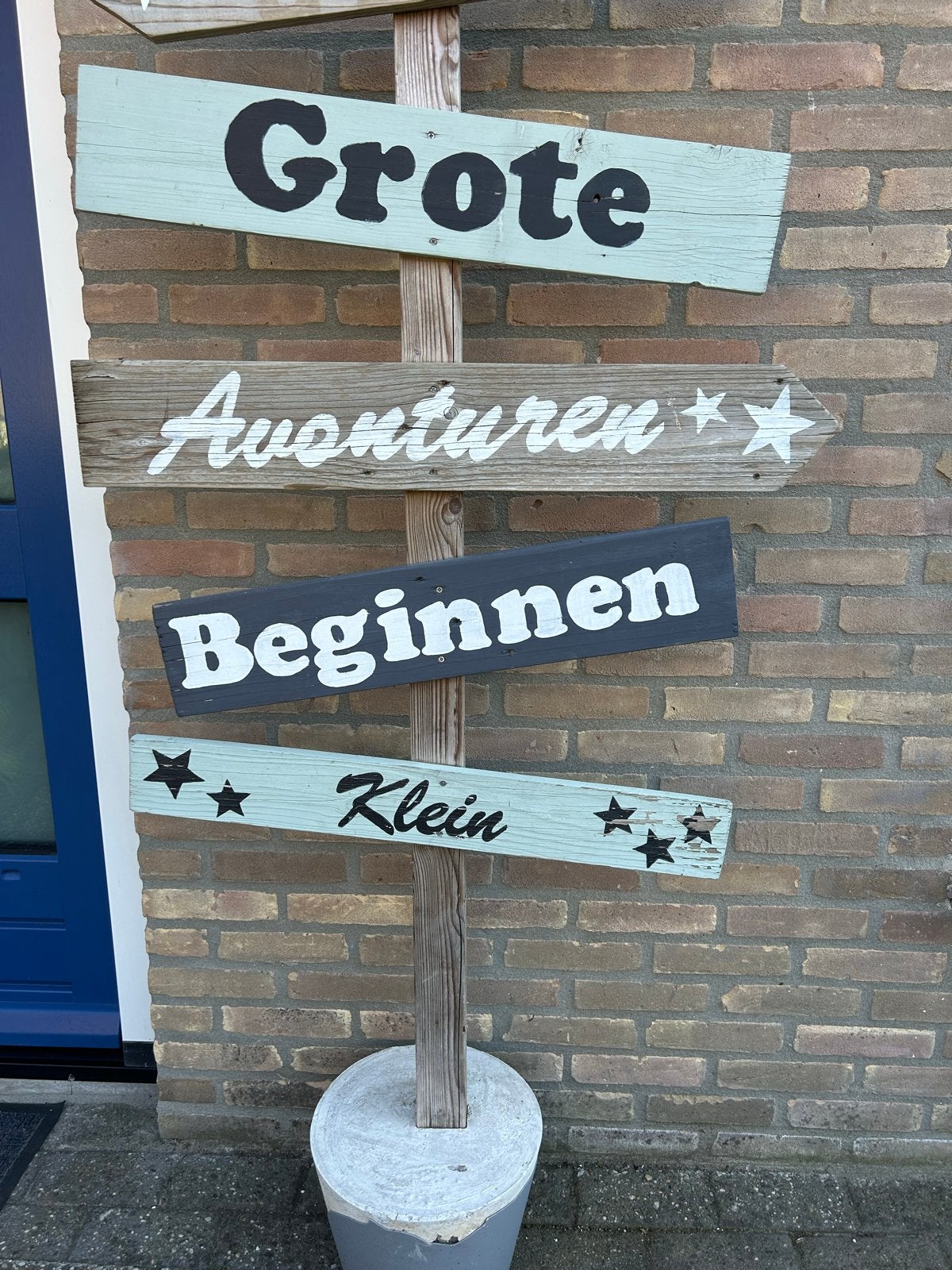 Geboortebord, met in beton gegoten voet, Ophalen, Gebruikt