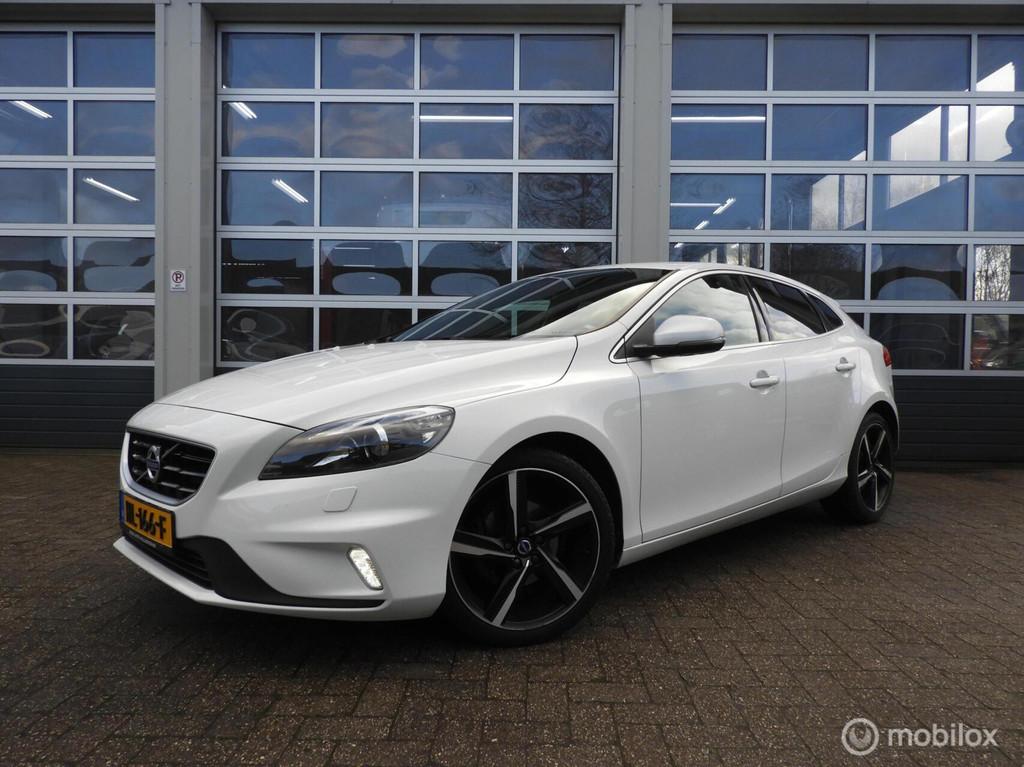 Volvo V40 2.0 D2 R design, Voorwielaandrijving, Gebruikt, Euro 6, 4 cilinders
