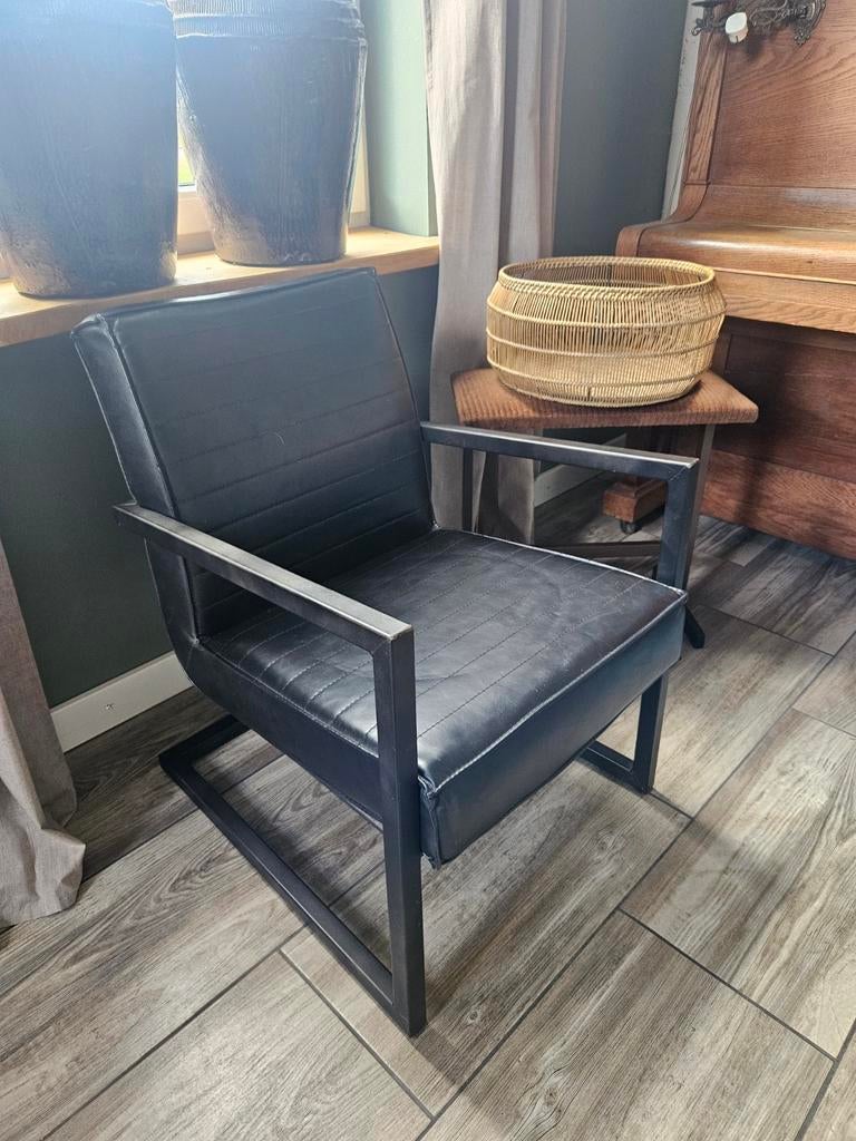 Superstoere industriële fauteuil, Huis en Inrichting, Fauteuils, Gebruikt, Leer, 50 tot 75 cm, Ophalen