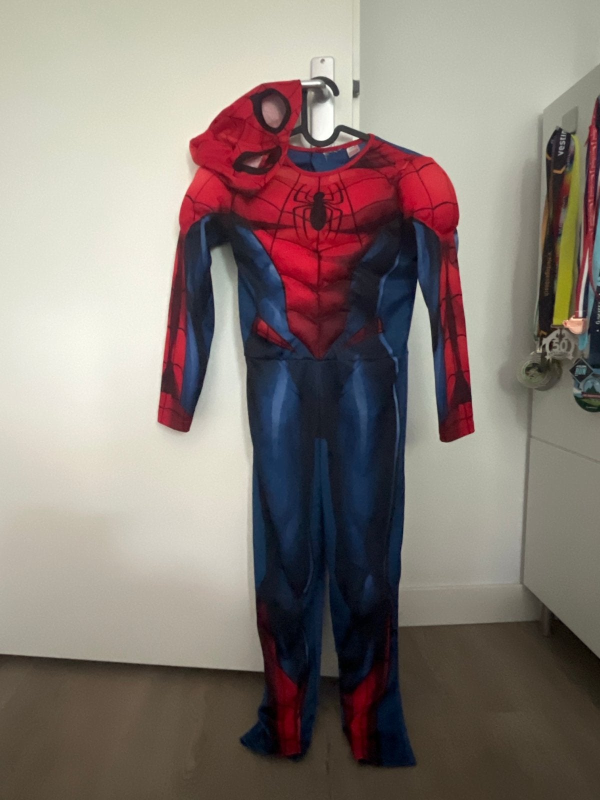 Spiderman Kostuum voor Kinderen - Maat 122-128, Kinderen en Baby's, Carnavalskleding en Verkleedspullen, Ophalen, Zo goed als nieuw