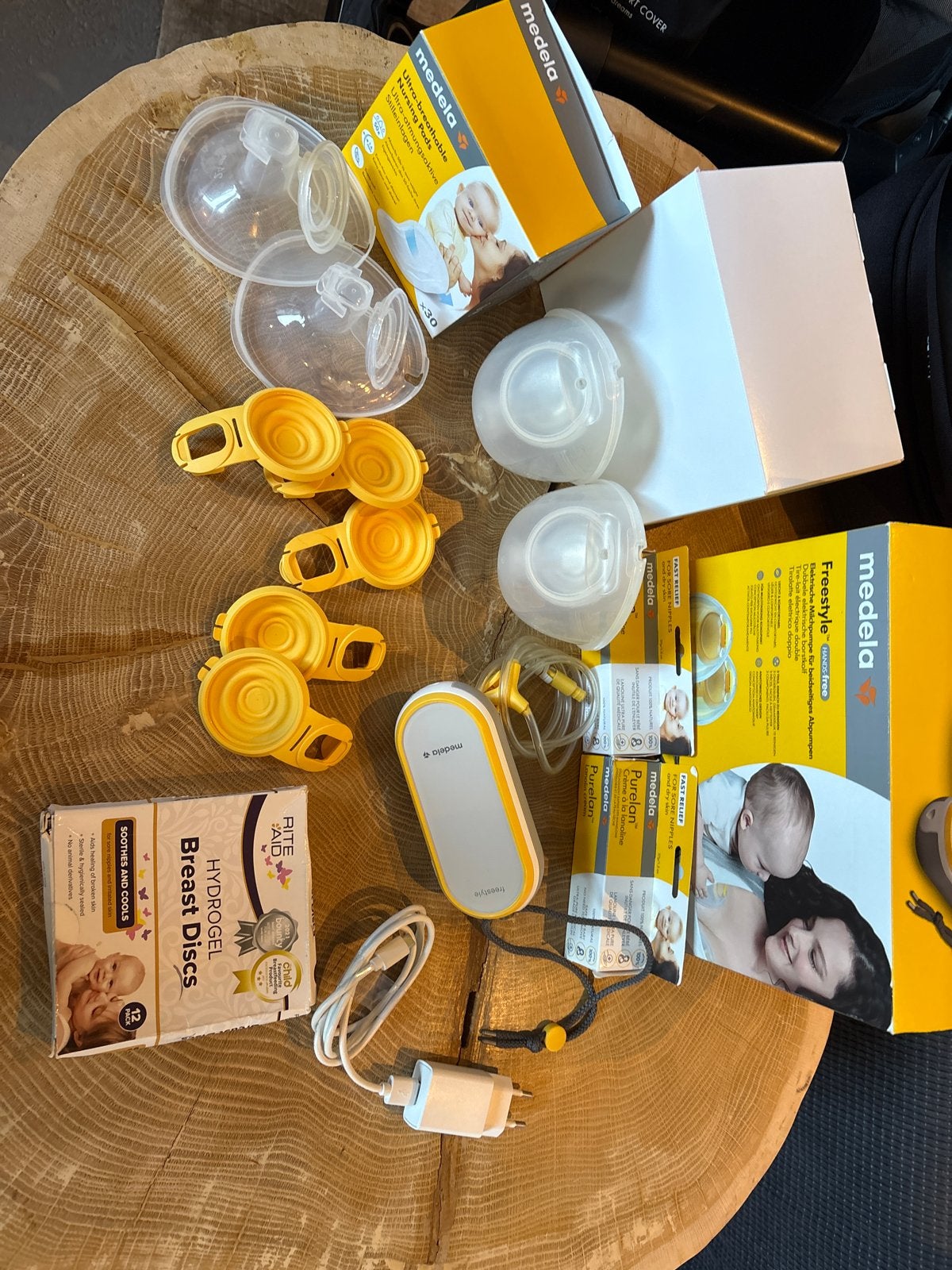 Medela Freestyle Borstkolf Set met Accessoires, Ophalen of Verzenden, Gebruikt
