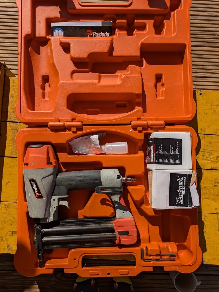Paslode FN1650.2 afwerktacker, Ophalen of Verzenden, Zo goed als nieuw