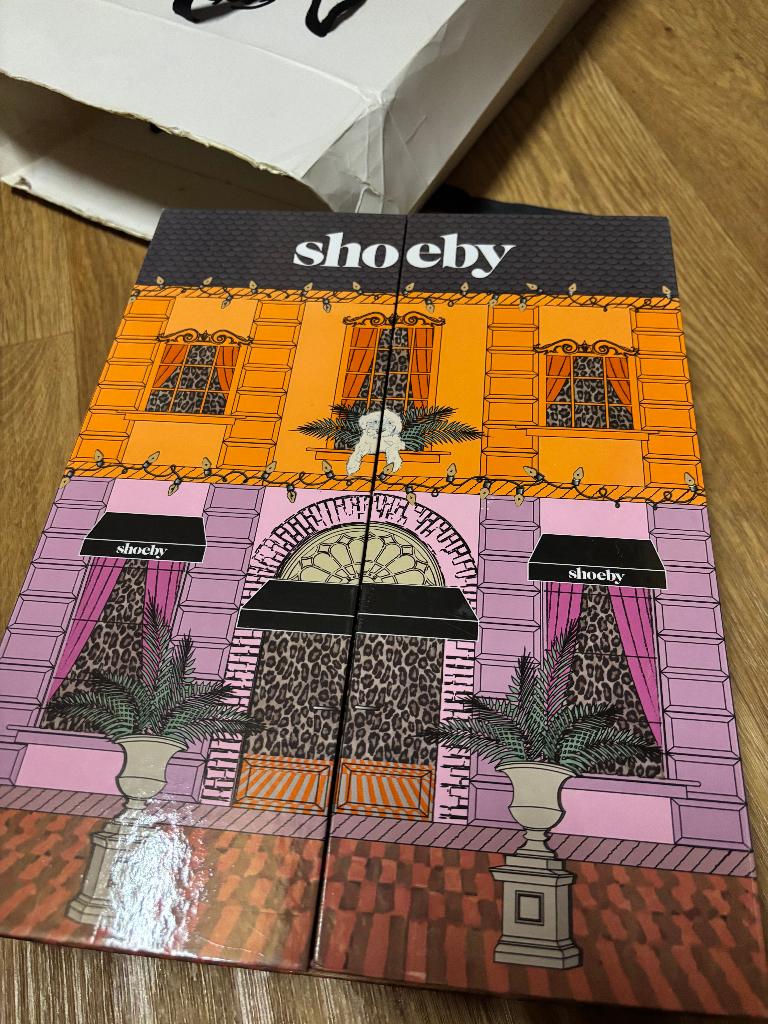 Shoeby box met een nieuw kerstornament, Diversen, Kerst, Verzenden, Zo goed als nieuw