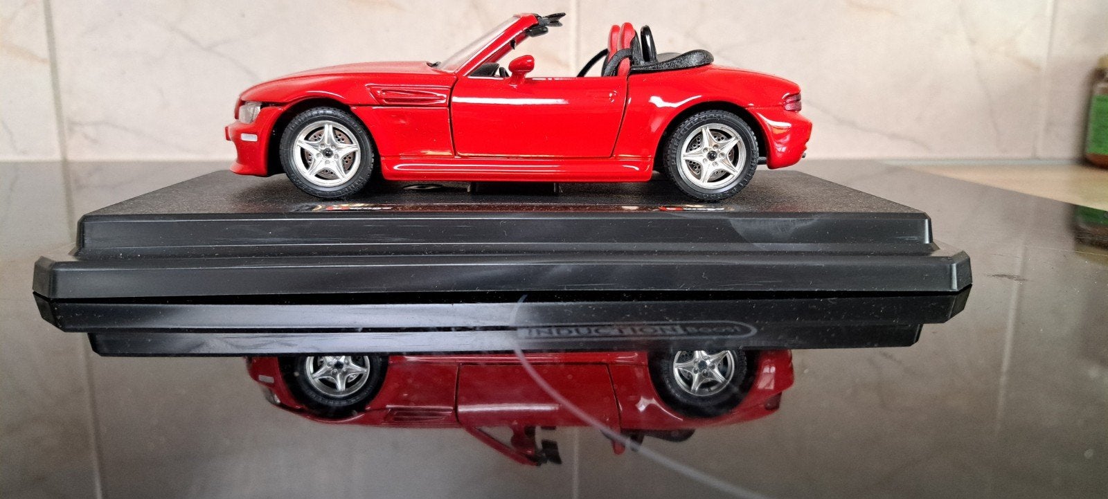BMW M Roadster schaalmodel - Rood - Burago, Hobby en Vrije tijd, Ophalen of Verzenden, Nieuw, Overige typen, Bburago