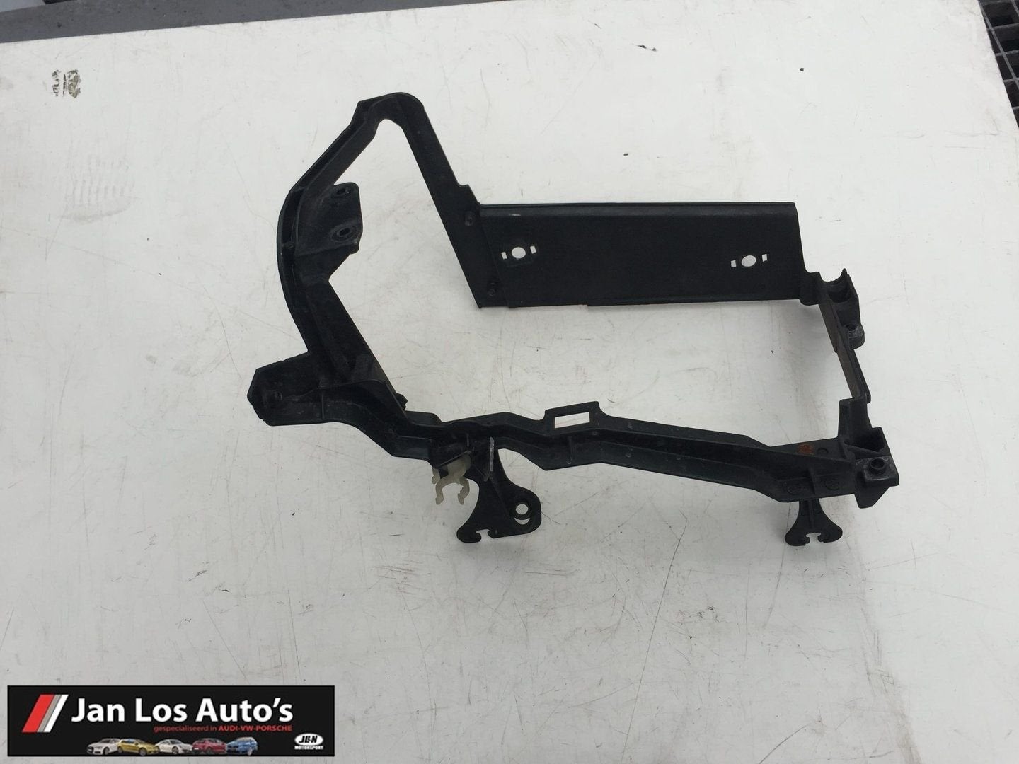 Koplampframe links Audi V8 ('88-'94) 441805855C, Gebruikt, -, -, -