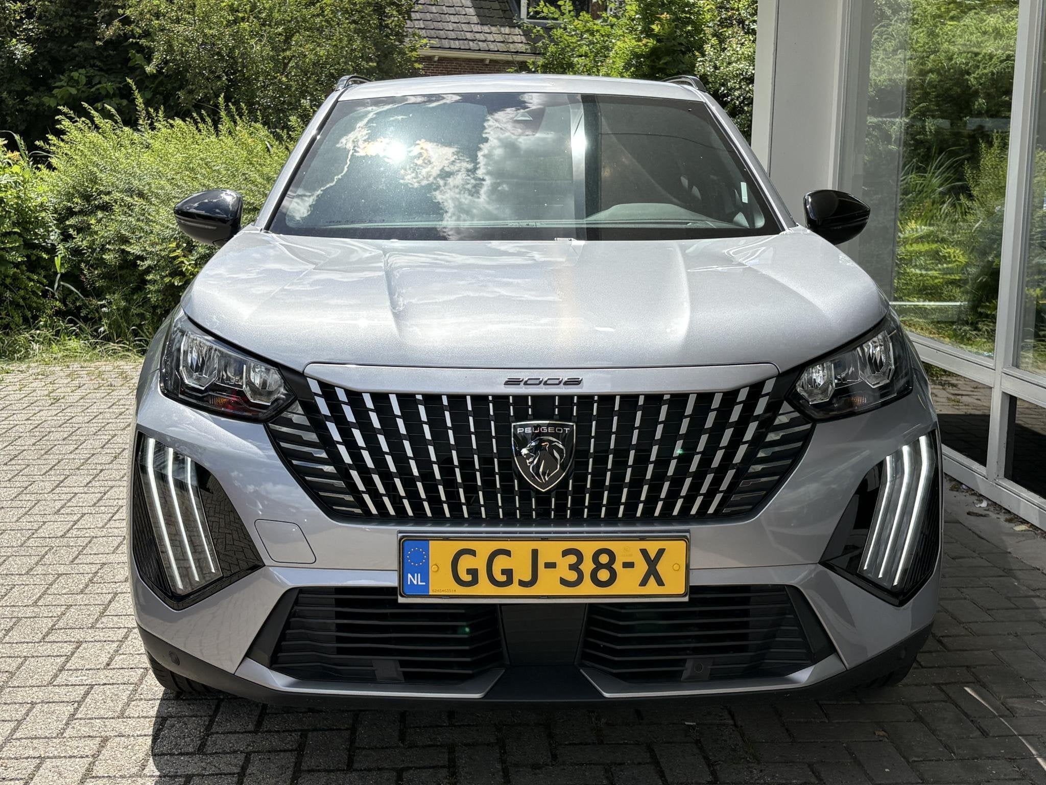 Foto 2 van Peugeot 2008 1.2T 100pk Allure | Achteruitrijcamera | Naviga
