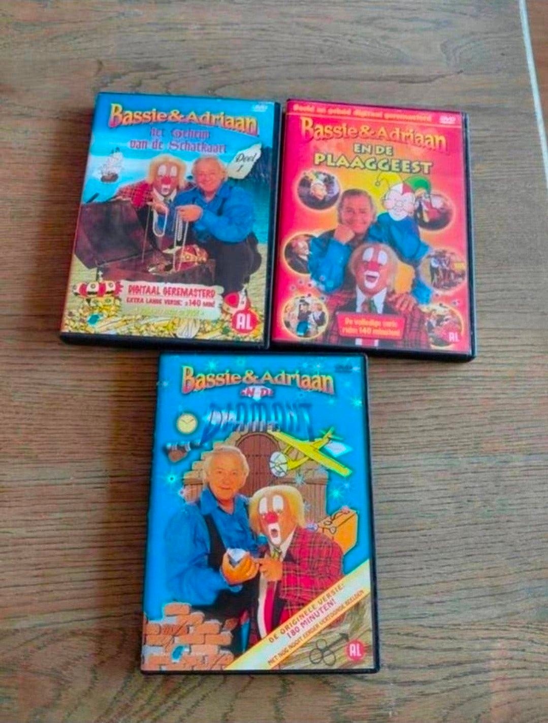 Bassie en Adriaan Schatkaart 1, Plaaggeest en Diamant dvds, Alle leeftijden, Tv-serie, Ophalen of Verzenden, Zo goed als nieuw