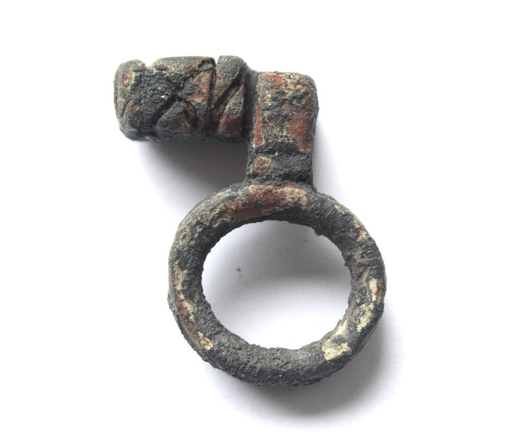 Bodemvondst romeinse sleutel ring, Verzenden, Brons