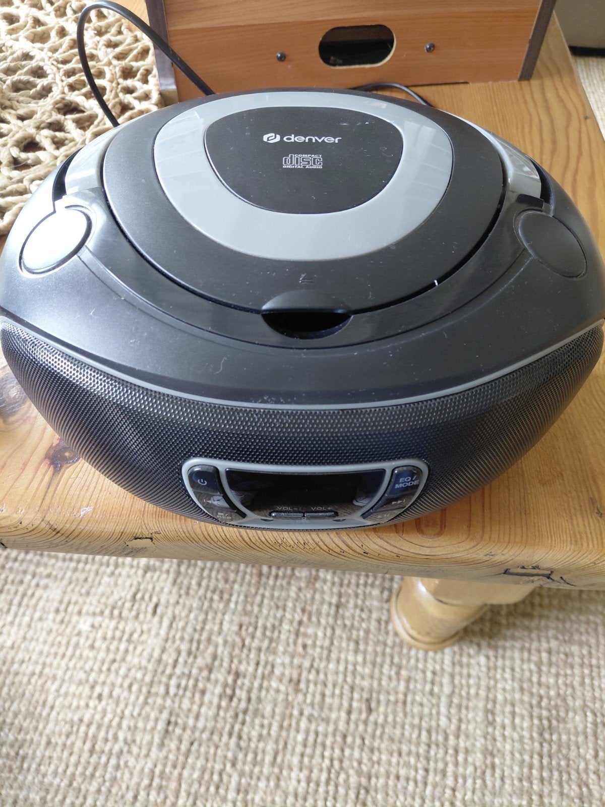 Denver Draagbare CD/USB/MP3 Speler met FM Radio, Ophalen of Verzenden, Zo goed als nieuw, Radio, Met cd-speler