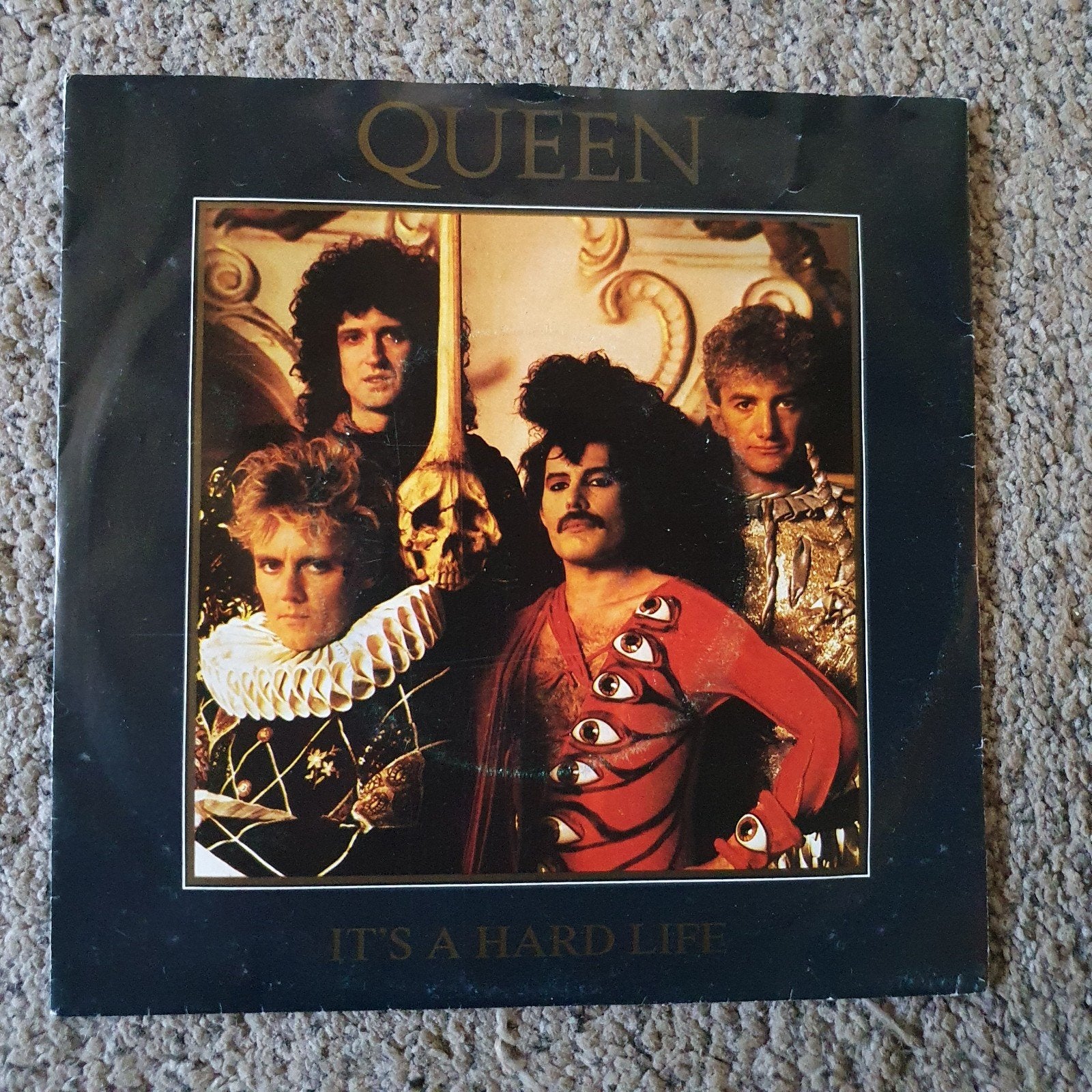 Queen  - It's A Hard life, Ophalen of Verzenden, Zo goed als nieuw, Poprock
