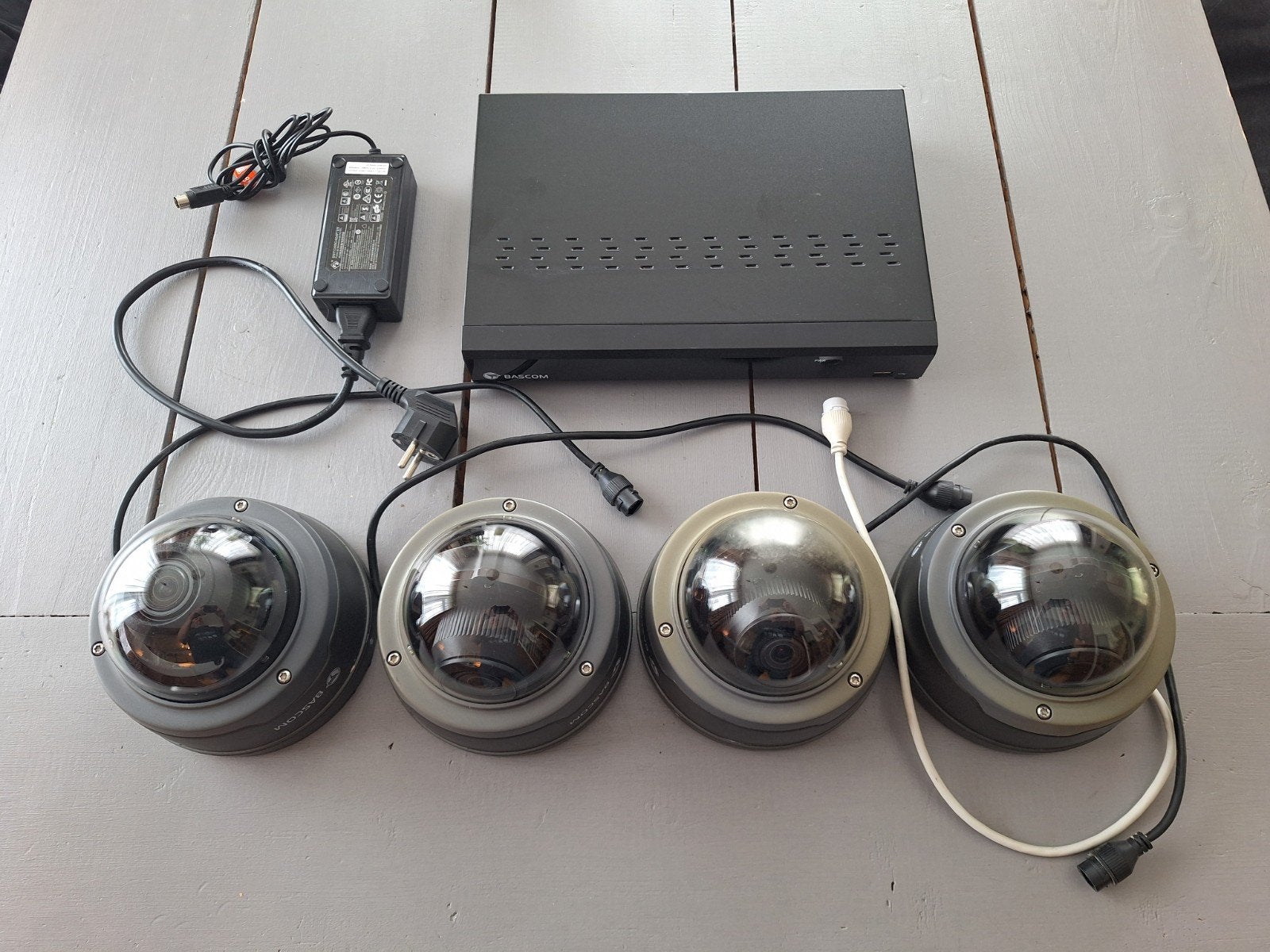 Bascom beveiliging bewaking set., Ophalen of Verzenden, Gebruikt, Buitencamera