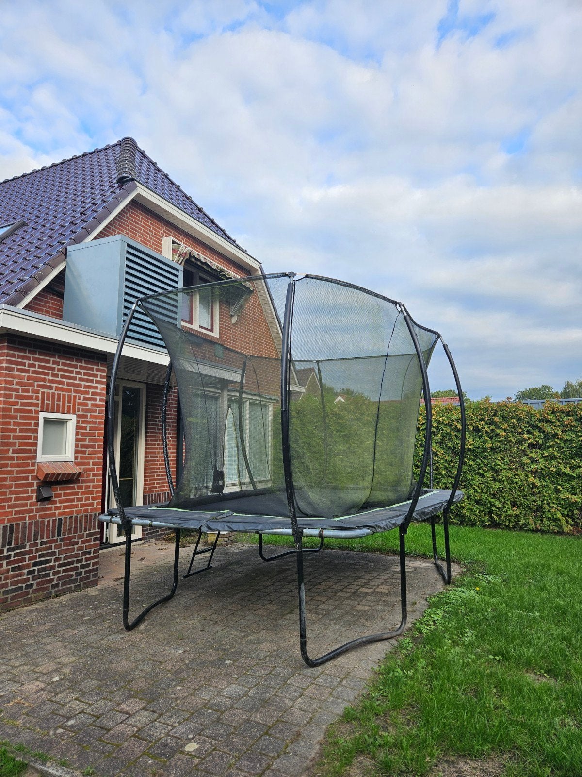Rechthoekige trampoline 2,5 x 4 meter met veiligheidsnet