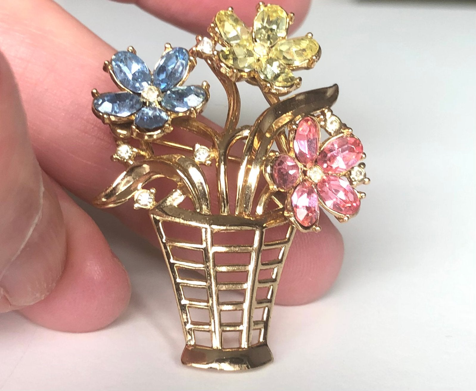 Vintage Trifari broche, ontwerper Cartier van Cleef & Arpels, Overige materialen, 4 tot 7 cm, Overige kleuren, Ophalen of Verzenden
