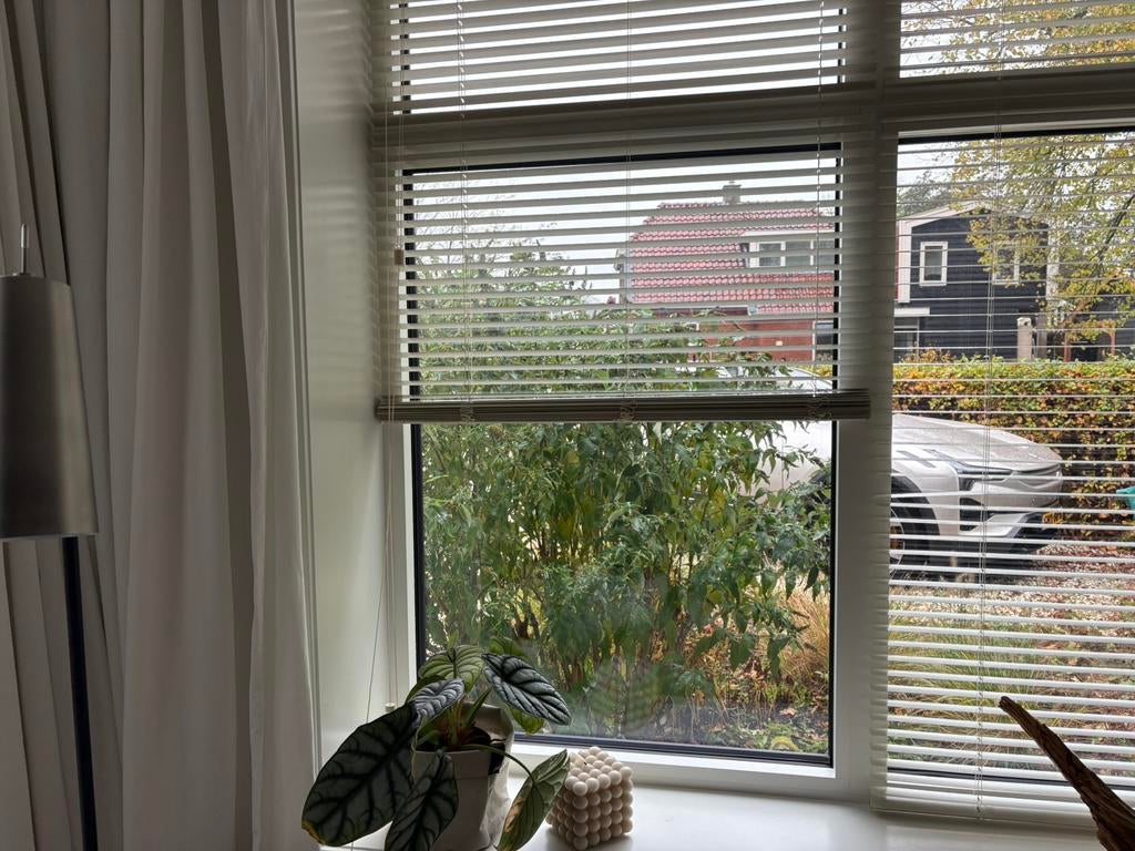 Zgan Venta luxaflex 25mm RAL 9010 ( diverse maten), Huis en Inrichting, Stoffering | Gordijnen en Lamellen, Zo goed als nieuw