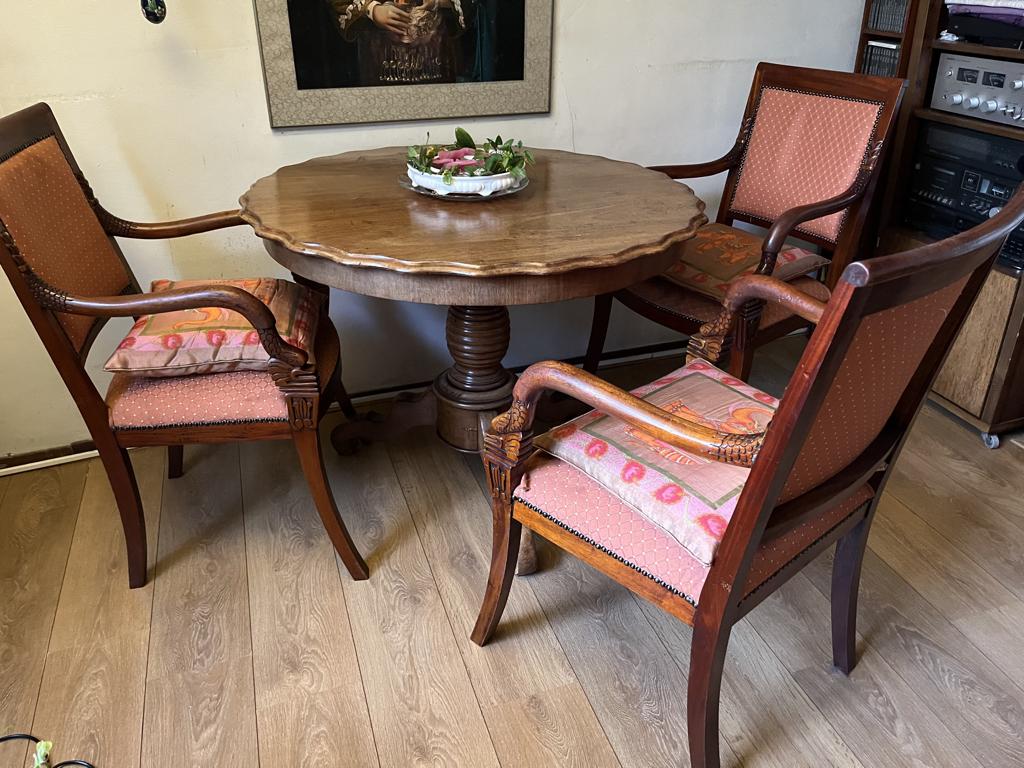 3 eetkamerstoelen met bankje, Ophalen, Gebruikt, Hout met oosters houtsnijwerk, Hout