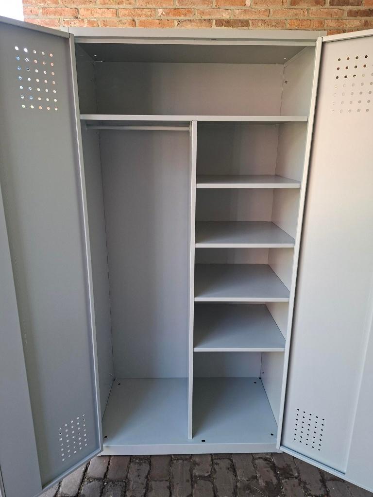 Zeer nette stoere metalen PSU locker, kledingkast, Huis en Inrichting, Kasten | Lockerkasten, Ophalen, Zo goed als nieuw, Industrieel, stoer