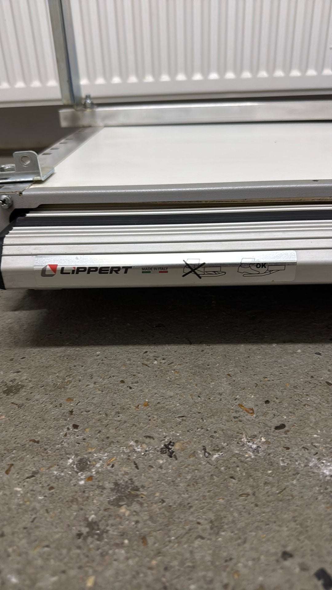 Lippert Innolight elektrische campertrap 12V, Ophalen, Zo goed als nieuw