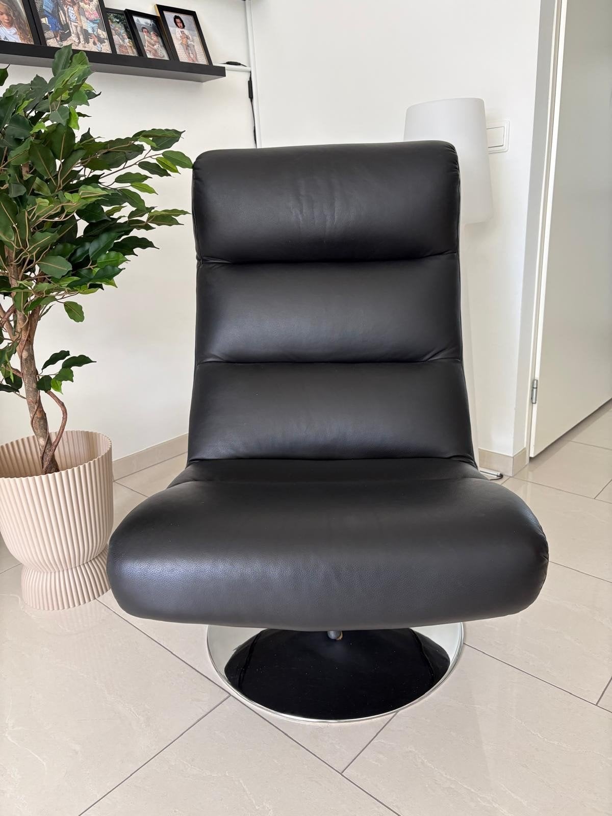 Zwarte leren fauteuil met draaivoet, Huis en Inrichting, Ophalen, Gebruikt, Zwart, Leer