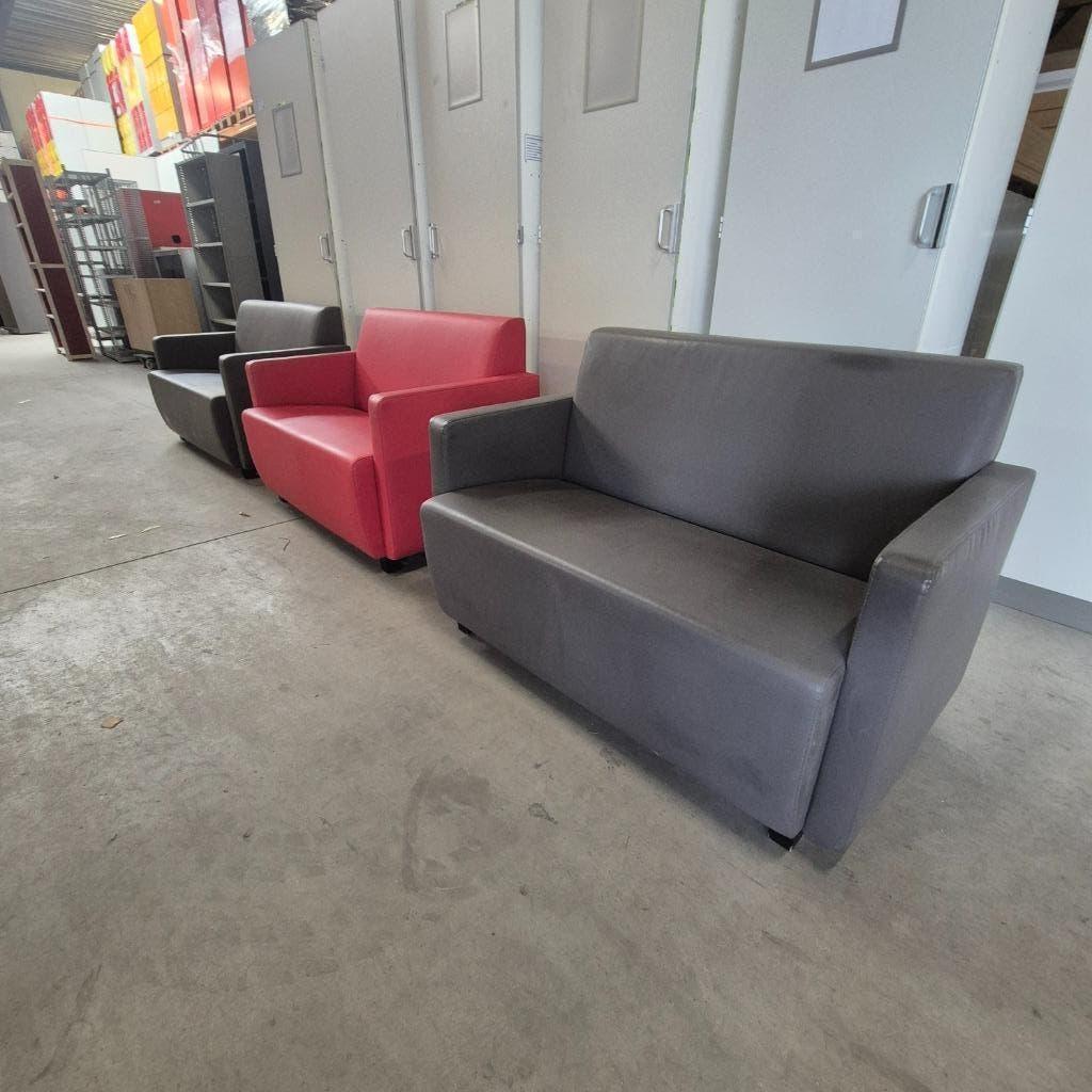 3x kleine kunstlederen GISPEN bank 120 cm breed, Huis en Inrichting, Ophalen, Gebruikt, Tweepersoons, 75 tot 100 cm