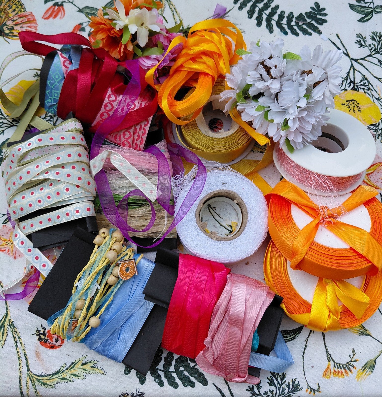 Diverse knutselmaterialen: linten, bloemen en meer, Ophalen of Verzenden, Nieuw, Knutselwerk