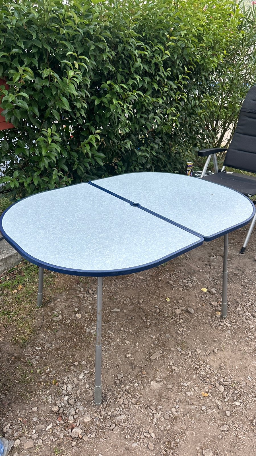 Opvouwbare camping tafel met parasol gat, Ophalen, Gebruikt, Campingtafel