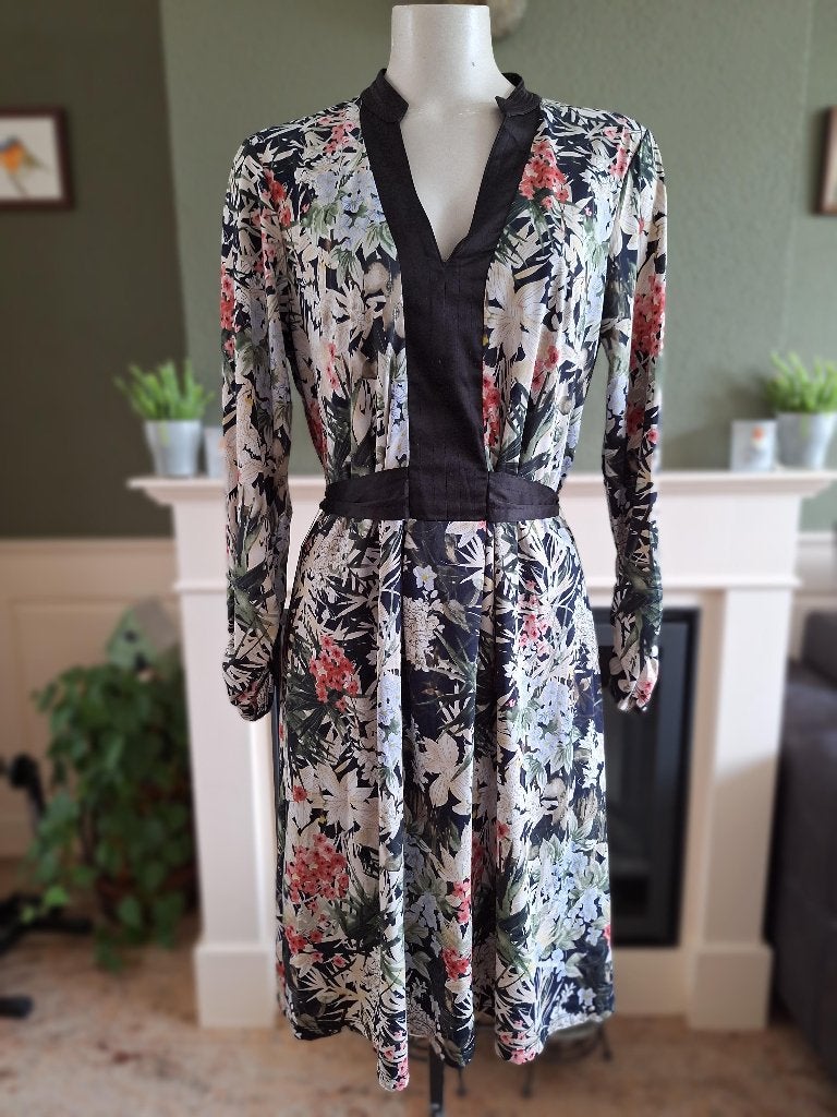 K-design Vintage bloemenjurk lange mouwen en strikceintuur, K-design, Verzenden, Zwart, Maat 46/48 (XL) of groter