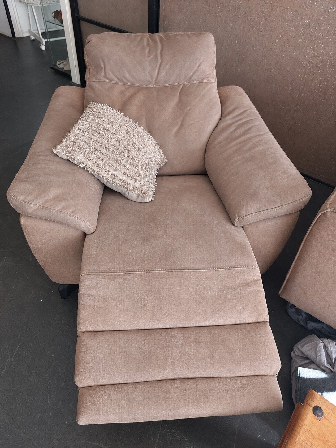 Comfortabele relaxfauteuil met elektrische verstelling, Huis en Inrichting, Ophalen, Gebruikt, 100 tot 125 cm, Modern, Comfort