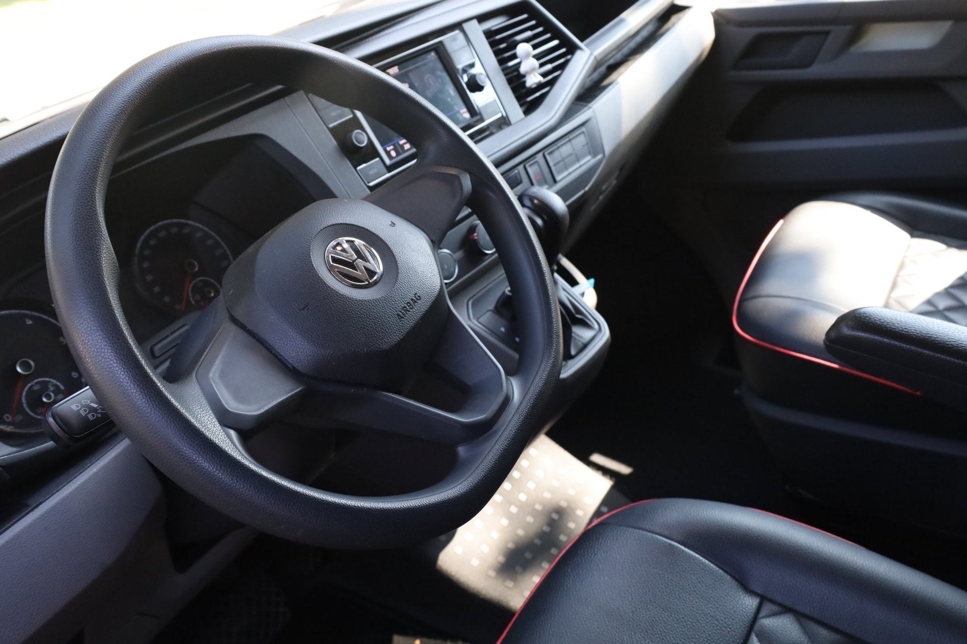 Volkswagen Transporter 2.0 TDI L2H1 28 Comfortline Aut | 20, Auto's, Dealer onderhouden, Gebruikt, 4 cilinders, 150 pk