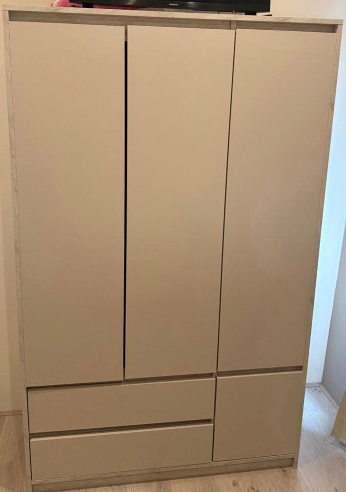 Nieuwe kledingkast leen bakker, Ophalen, Zo goed als nieuw, 50 tot 75 cm, 200 cm of meer