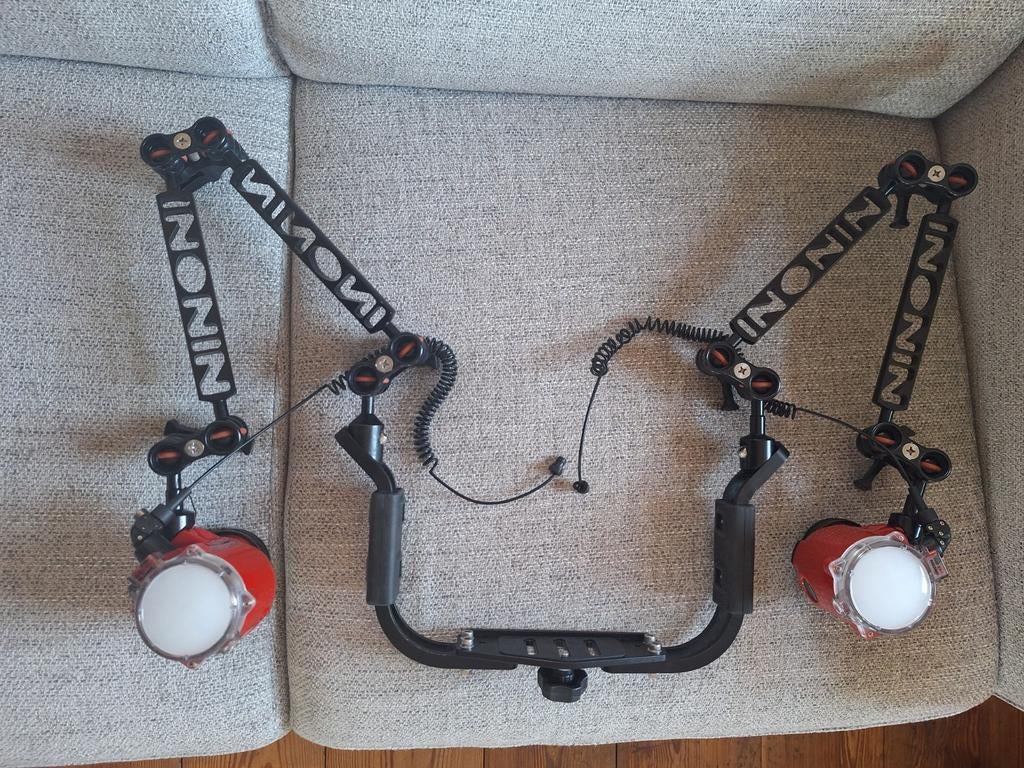 Complete Inon S-2000 flitsers set, Ophalen of Verzenden, Zo goed als nieuw, Meer dan 40 meter, Accessoires