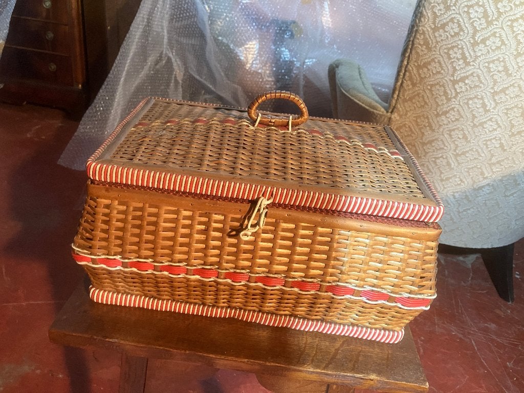 rieten vintage naaimandje met inhoud, Ophalen, Gebruikt, Overige typen