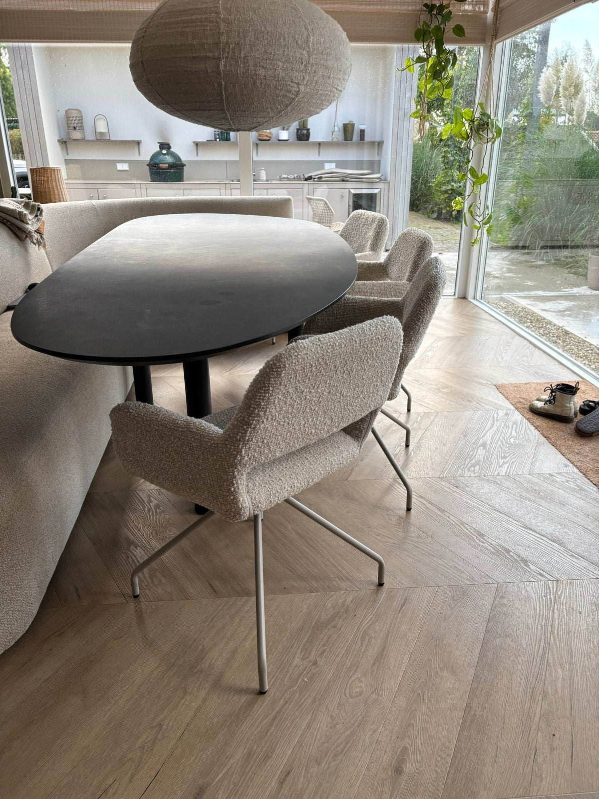 4x Bouclé Eetkamerstoelen Licht Beige Kwantum, Ophalen, Overige kleuren, Scandinavisch, Zo goed als nieuw