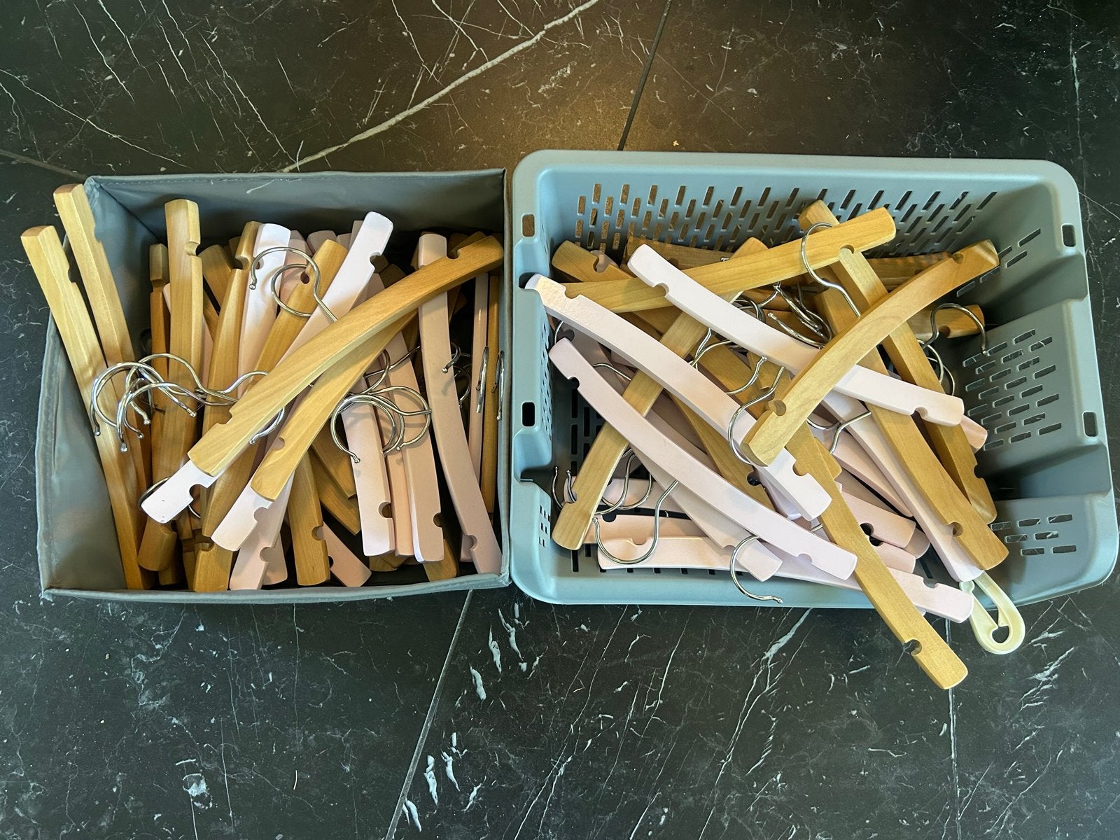 Houten kledinghangers voor kinderen - Roze en naturel, Ophalen of Verzenden, Gebruikt, Jongen of Meisje