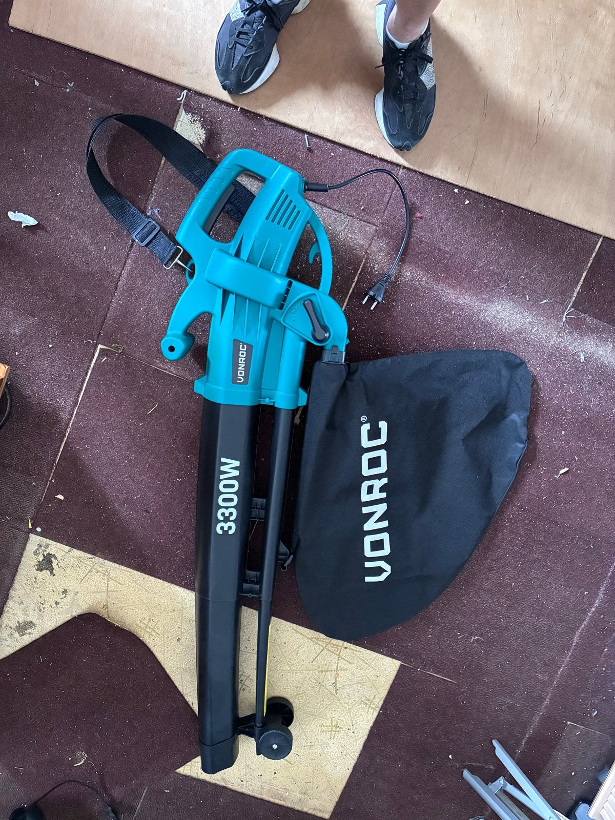 VONROC Bladblazer 3300W - Elektrisch met Zuigfunctie, Gebruikt, Handgedragen, Ophalen of Verzenden, Met opvangzak