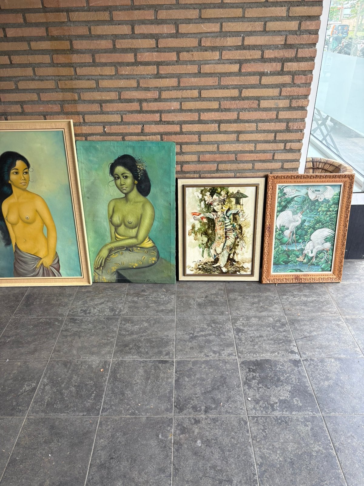Indonesiëse kunst schilderijen., Ophalen