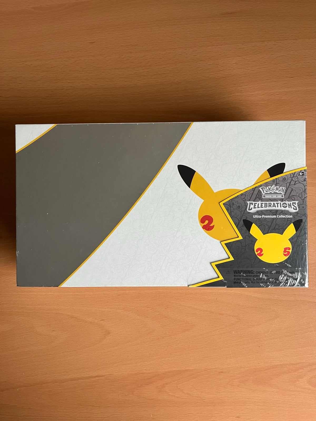 Pokémon Celebrations Ultra-Premium Collection (UPC) Box, Ophalen of Verzenden, Nieuw, Overige typen