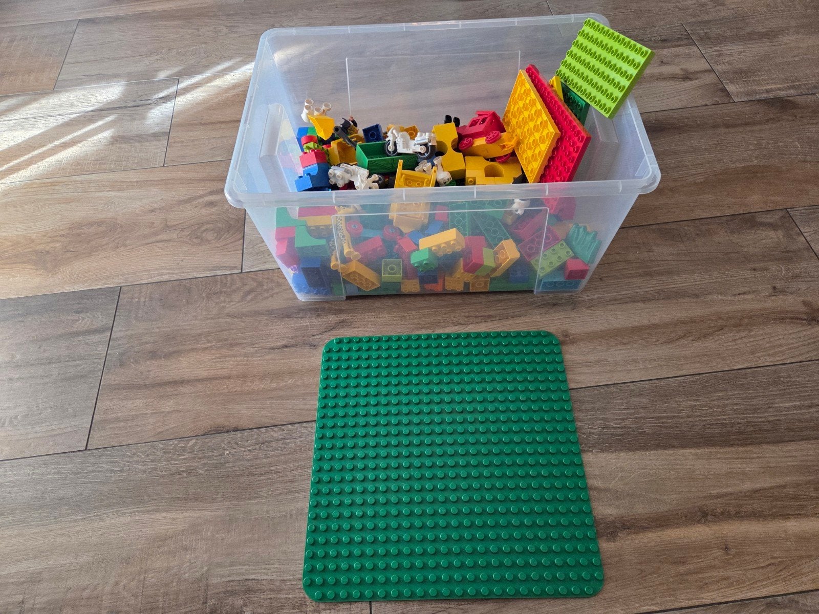 Grote Duplo set met platen, dieren, tractor en trein, Ophalen, Gebruikt, Inclusief extra onderdelen, Duplo
