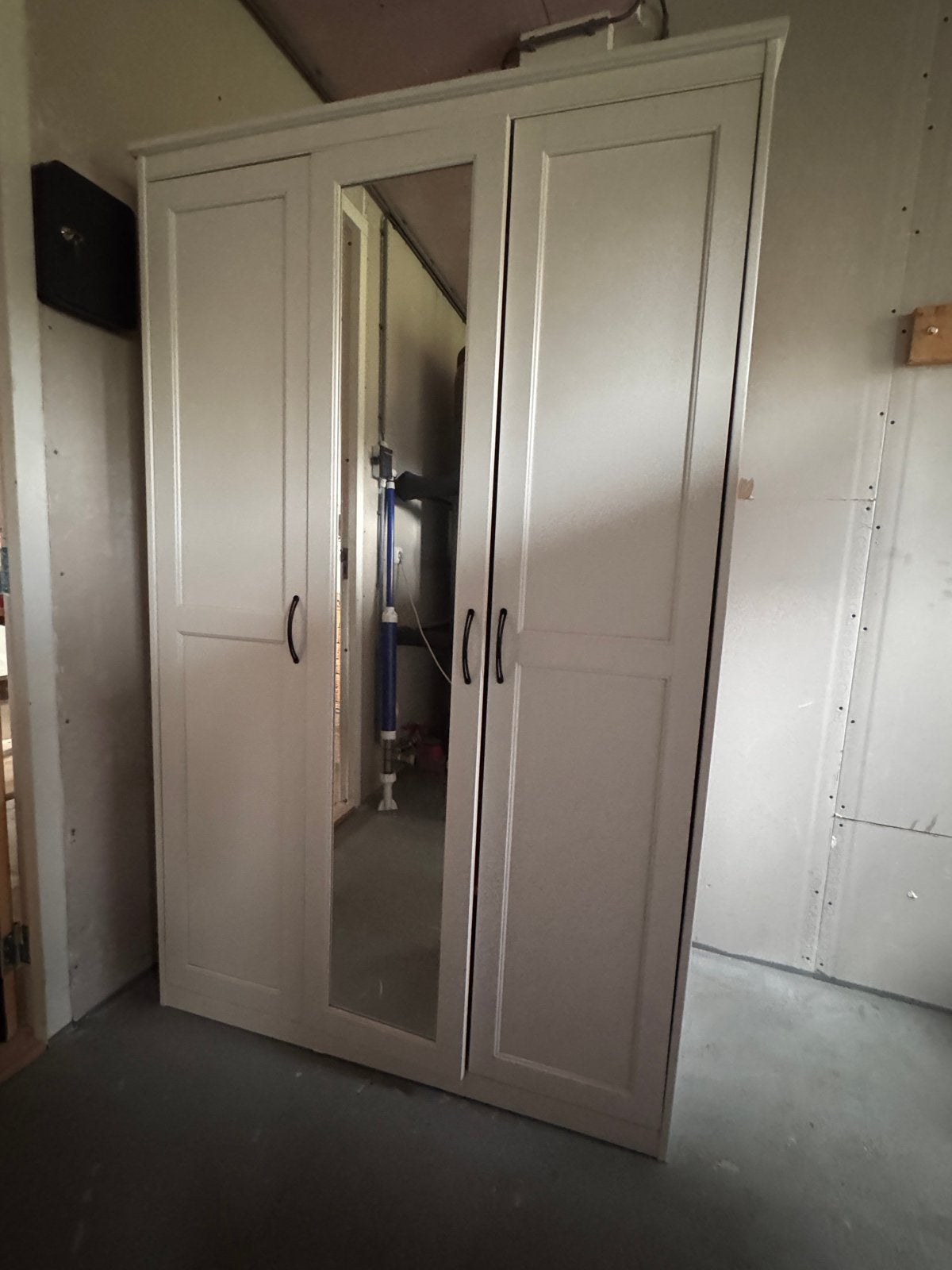 IKEA Hang-legkast met spiegel, Huis en Inrichting, Kasten | Kledingkasten, Ophalen, Gebruikt, 100 tot 150 cm, 200 cm of meer