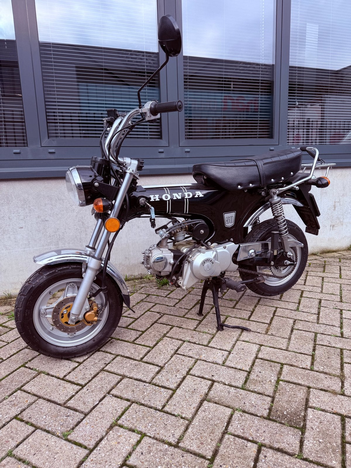 Honda DAX Skyteam  49CC - Zo goed als nieuw, slechts 1160 km, Fietsen en Brommers, Ophalen, Zo goed als nieuw, Overige modellen