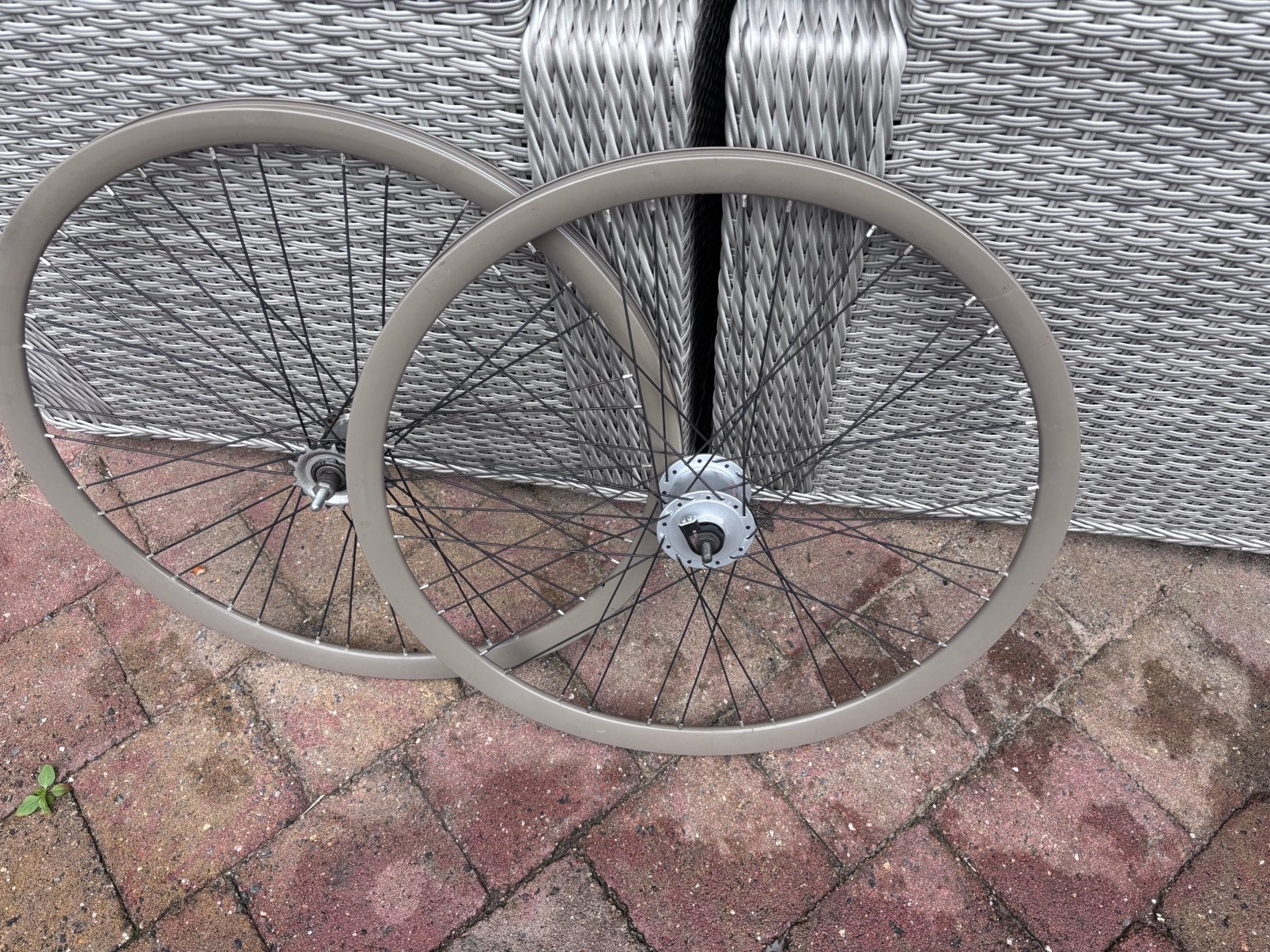 “NIEUW” voor en achterwiel naafdynamo 28”, Fietsen en Brommers, Fietsonderdelen, Ophalen of Verzenden, Zo goed als nieuw