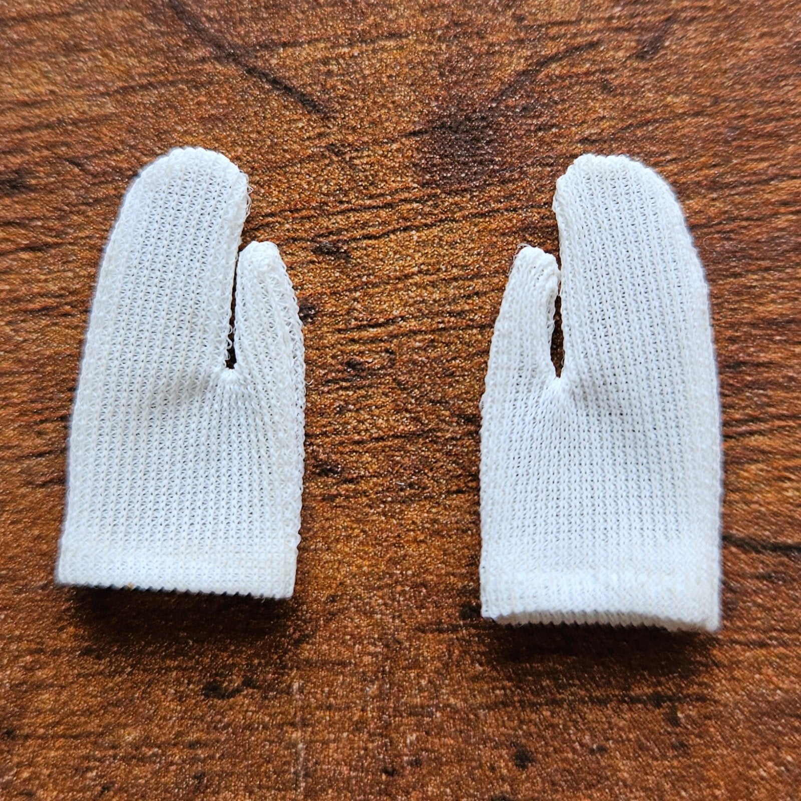Vintage Barbie Skipper handschoenen wit tricot kort 60's, Verzamelen, Ophalen of Verzenden, Gebruikt, Kleertjes