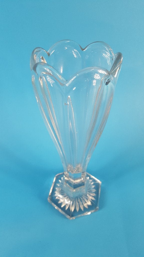 Vintage geslepen vaas helder glas. 22 cm hoog. 6C7, Tweedehands verkoop, Tweedehands verkoop, Gebruikt, Ophalen of Verzenden