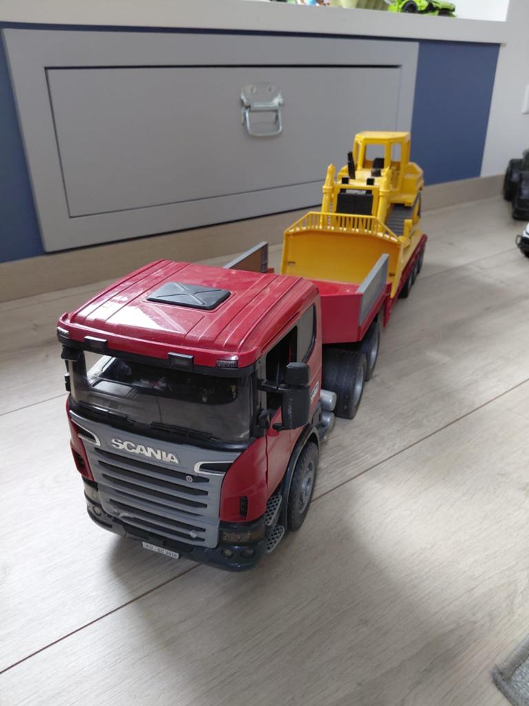 Bruder vrachtauto met oplegger en shovel, Ophalen