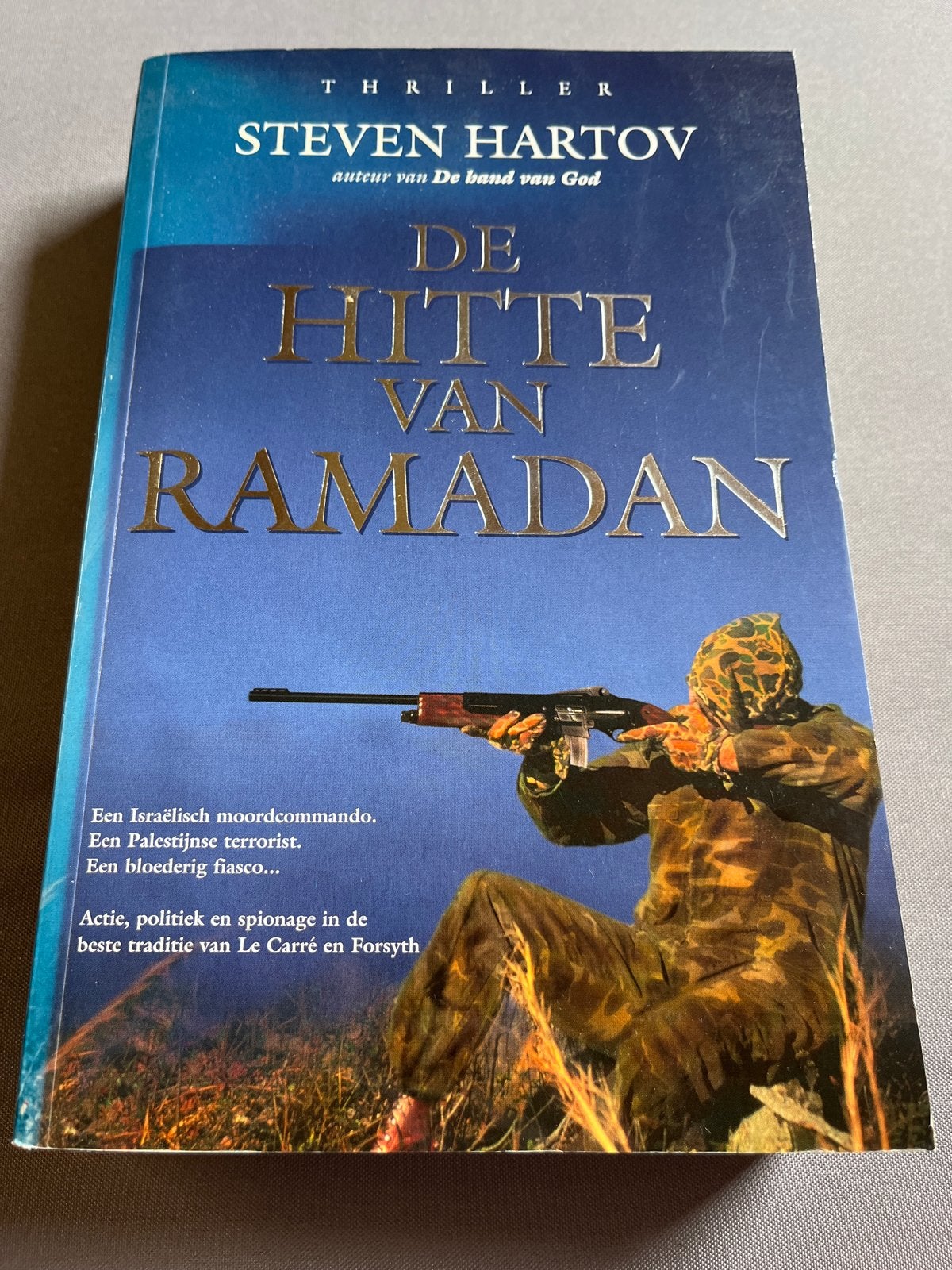 De Hitte van Ramadan - Steven Hartov (Thriller), Boeken, Ophalen of Verzenden, Gelezen, Nederland