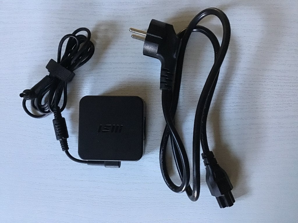 laptop voeding adapters, Ophalen of Verzenden, Zo goed als nieuw