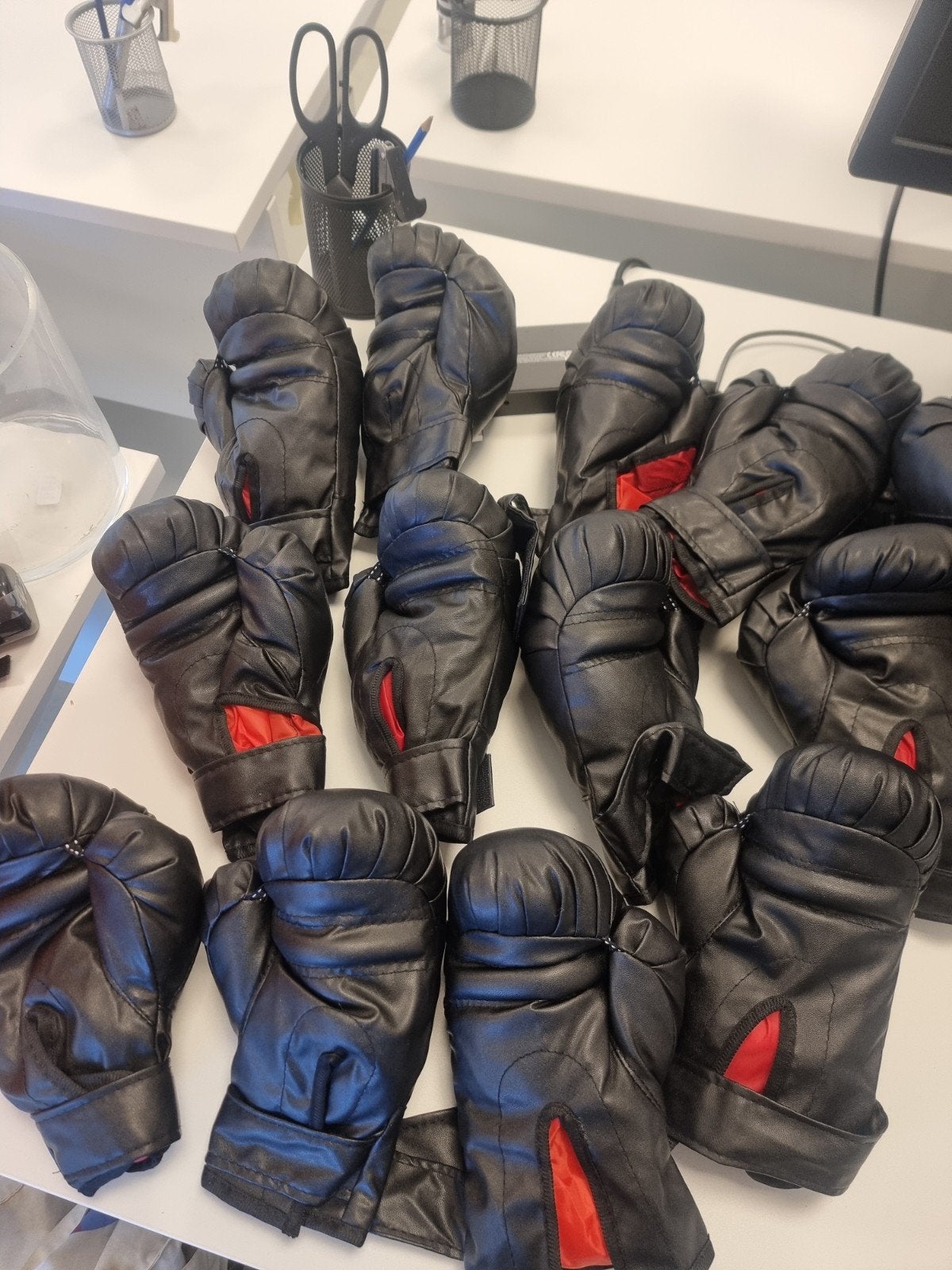 Zwarte zachte bokshandschoenen - 14 stuks, Ophalen of Verzenden, Nieuw, Bokshandschoenen
