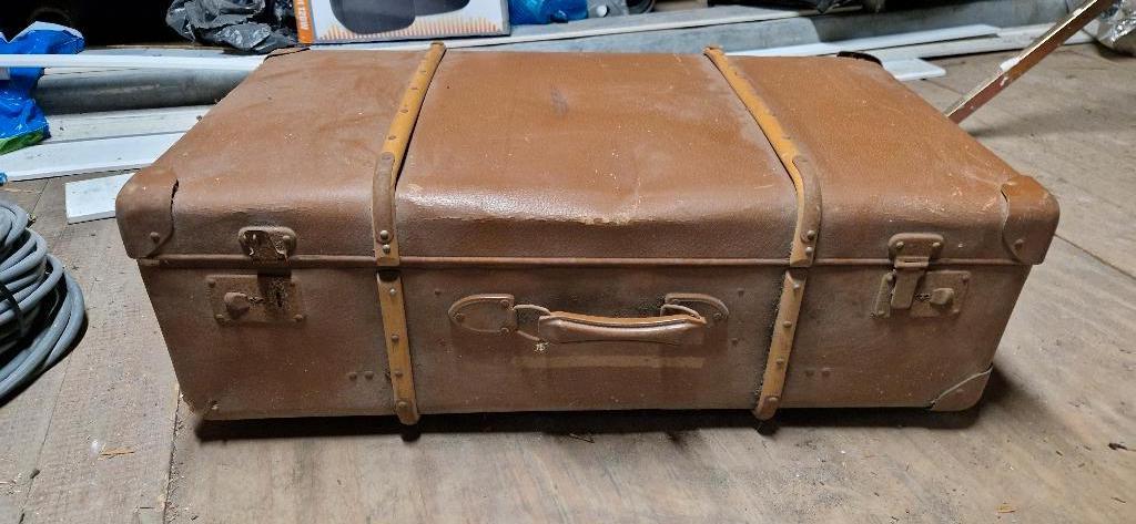 koffer Oud (antiek), Sieraden, Tassen en Uiterlijk, Koffers, Overige materialen, Gebruikt, 45 tot 55 cm, Slot